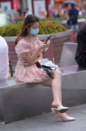 搭讪街拍碎花连衣裙小仙女