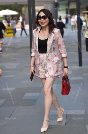 富婆一来谁不爱，230921-4-65 14P