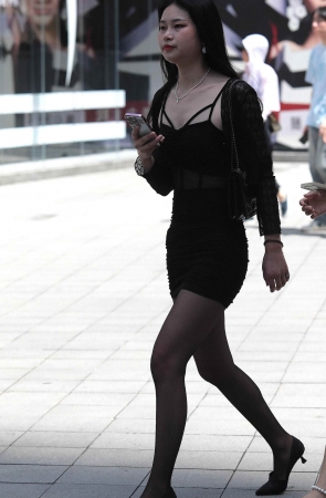 诱惑黑丝街拍高跟shaofu