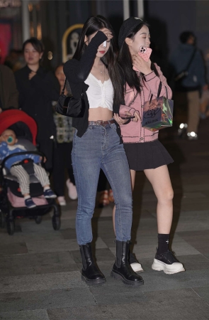 短靴牛仔经典搭配