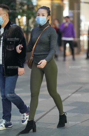 小阿姐这身材 啧啧