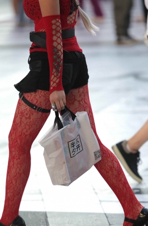 街拍丝袜妹子-13P