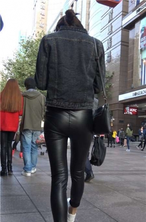 4k-牛仔外套紧身皮裤美女姐姐第四集 [1.14 GB]