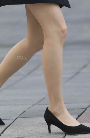 诱惑肉丝街拍高跟shaofu