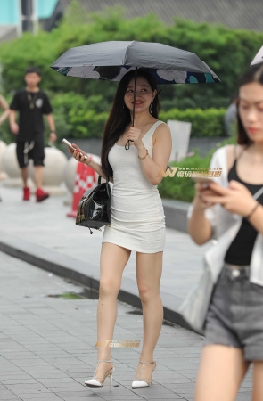 丰满的熟女 高跟美腿真有韵味