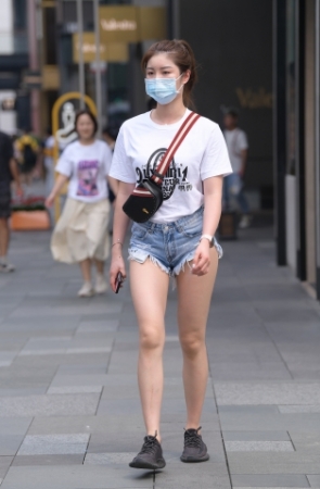 牛仔热裤，我的最爱~