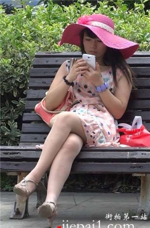 海岛风情打扮得极品高跟肉丝袜美少妇