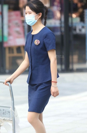 诱惑肉丝高跟街拍OL