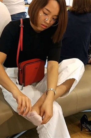 超多裸腿美腿美女试鞋