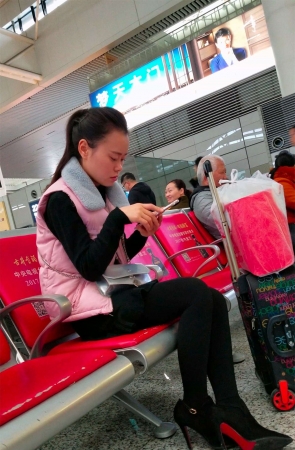 性感黑丝高跟街拍美腿