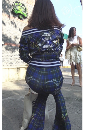 紧身气质喇叭裤