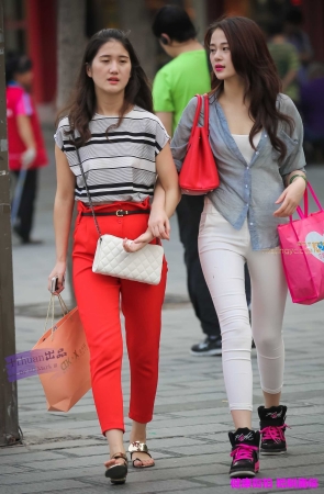 李欢原创——–白裤，美女（15P）