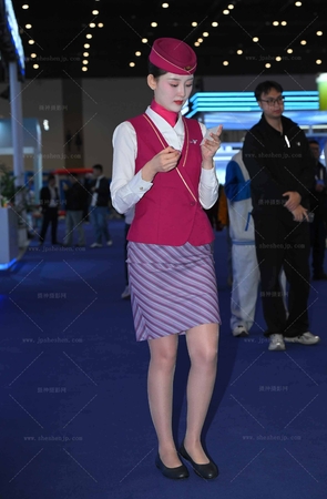 SH25-242-61√南航空姐-高挑美腿的她