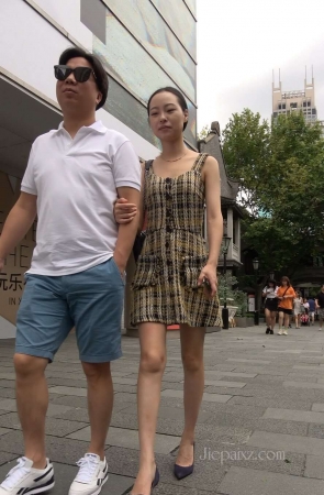 4K – 街拍黑色尖嘴高跟美女 [1.84 GB/MP4]