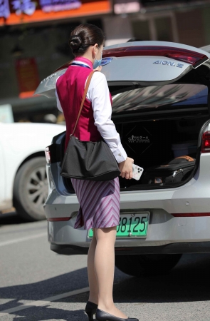 【街拍心灵】空姐肉丝美腿街拍高跟下班路上