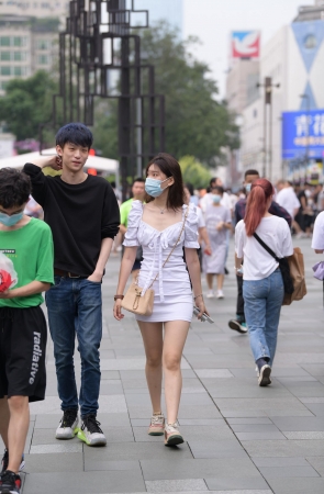 这屯胯好看~小姐姐迷人