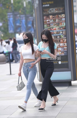 街拍牛仔小清新妹子组合