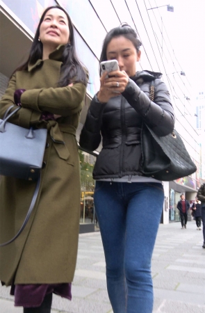 极品紧身牛仔苹果臀美女姐姐