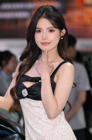 粉黑双色吊带裙 [103P-1.80GB]