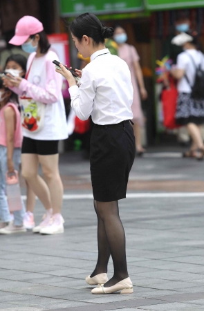 街拍黑丝职业装