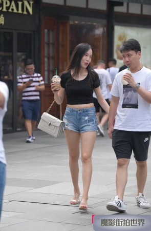 性感的热裤长腿女友3A1584[1G]