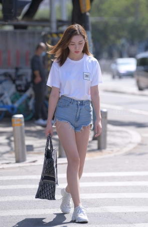 [一只麋鹿专区] 搭讪牛仔热裤美女