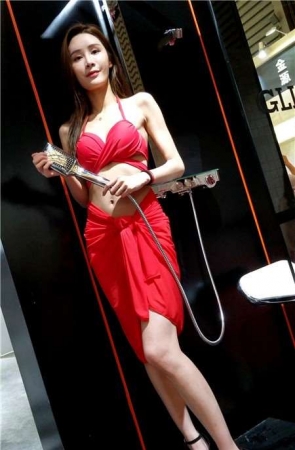 性感火辣身材红色展会靓模