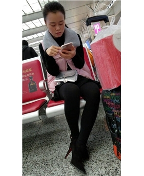 4k-性感黑丝高跟街拍美腿