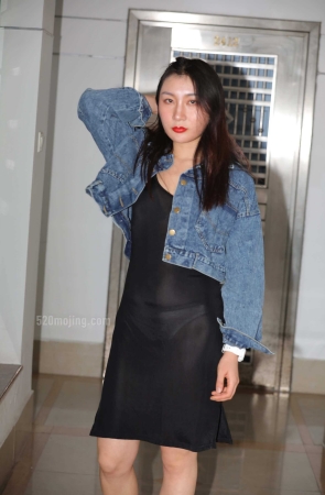 圣诞快乐之性感黑色包臀裙美少妇 【套图】