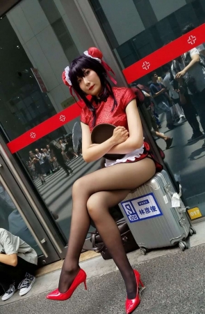 4K – 展会cos的红色高跟黑丝美眉 [394 MB/MP4]