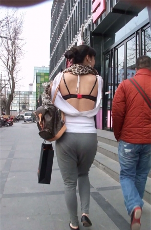 性感火辣露背装美女