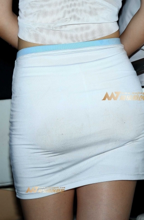 世纪天成白色包臀短裙