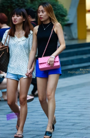 李欢原创——–美女，短裤（12P）