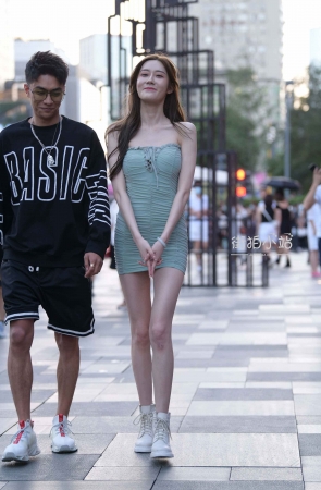 身材很好的小姐姐