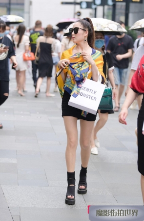 靓丽de肉丝美腿女人3A841[1.12G]