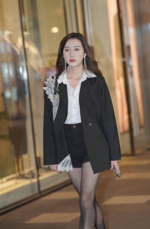 衬衫短裙黑白搭配 [91P-1.32GB]