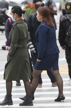 街拍黑丝职业装