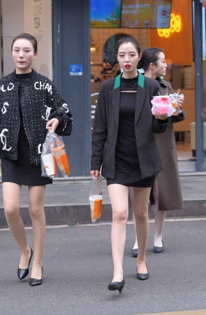 201012-4+161四个丝袜小仙女 8P