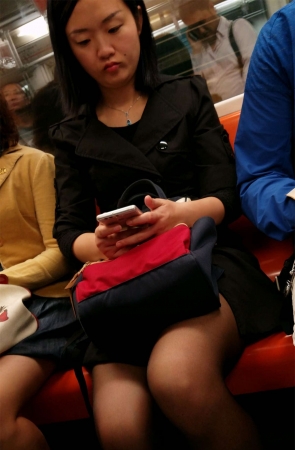 红色高跟，超薄黑丝袜美腿