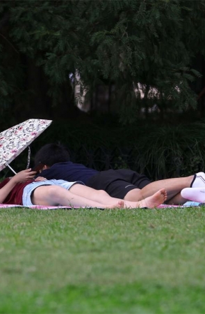 No1663 一双少妇美足从脚底就能看出明显曲线，果然好脚