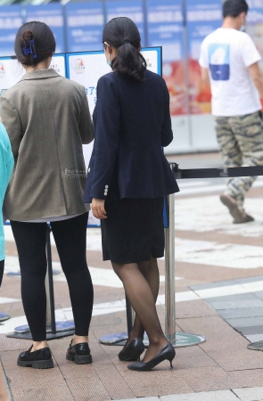 【珏一笑而过】诱惑黑丝街拍高跟OL