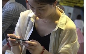 你慢慢吃鸡，大伙慢慢欣赏 [2.15 GB/avi]