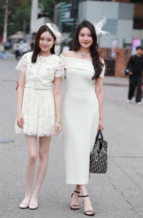 时装周两位小仙女 8P