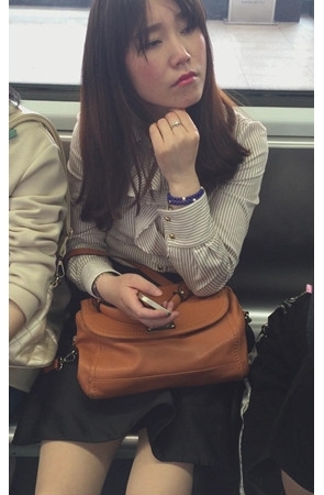 困意来袭的小姐姐[181M/MP4]