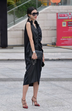 23418-19+54网红大美女【慕双】 10P