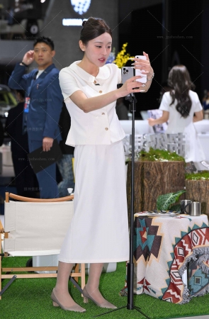 25829-26-71√超薄肉丝轻熟女【套图➕4k视频 10P