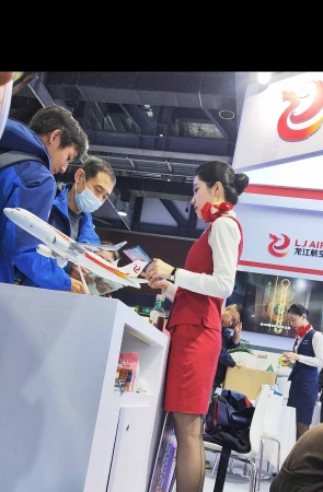 4k视频龙江航空空姐长相大气端庄黑丝高挑美腿 4P