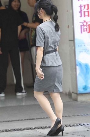 诱惑肉丝高跟街拍OL