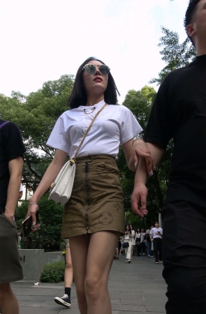 性感大长腿高跟短裙靓女