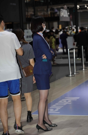 沃尔沃工作人员黑 丝街拍高跟哇塞